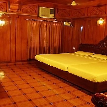 Hotel Sagar Kambam Buitenkant foto