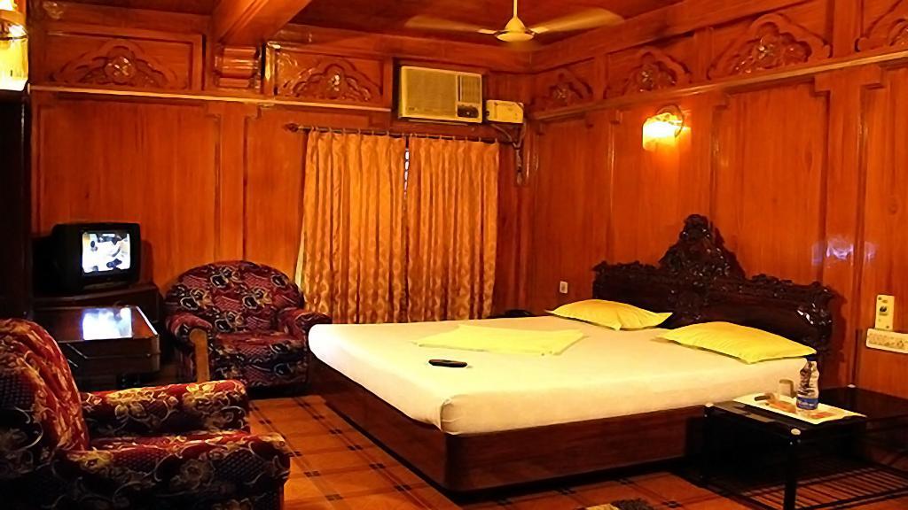 Hotel Sagar Kambam Buitenkant foto